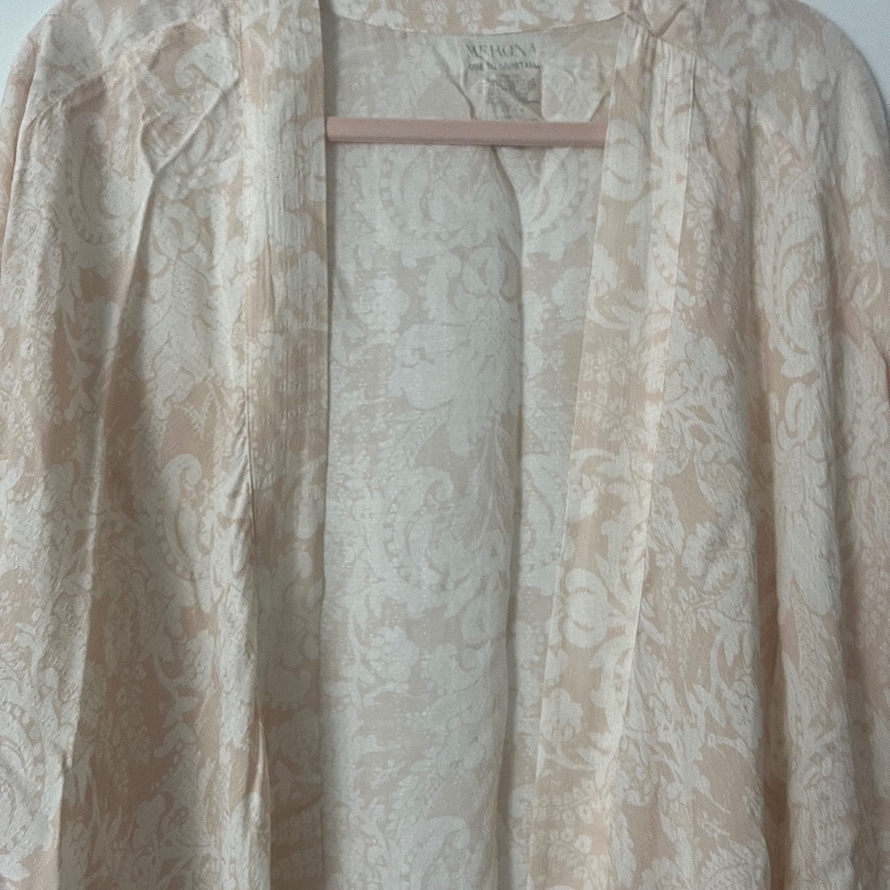 Beautiful feminine romantic Flowy floral kimono cover up open cardigan